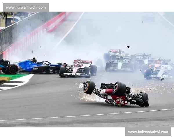 F1正赛惊险瞬间回顾多起事故引发赛道安全讨论 F1正赛惊险瞬间回顾多起事故引发赛道安全讨论